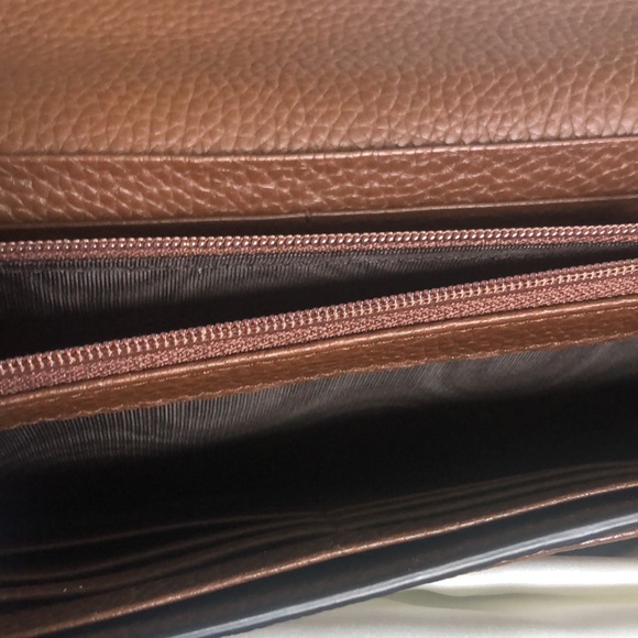 Authentic Gucci wallet NEVER USED - Picture 5 of 6